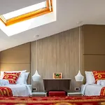 Heritage Gate Of Hotel 3*