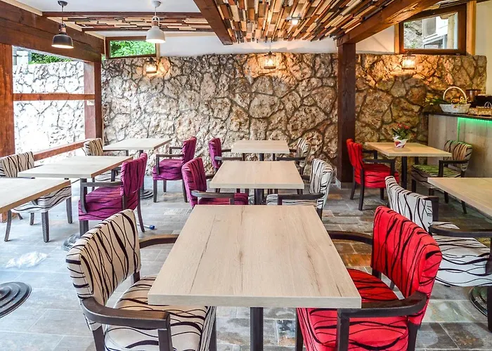 萨拉热窝门赫里塔吉酒店 3* 塞拉耶佛